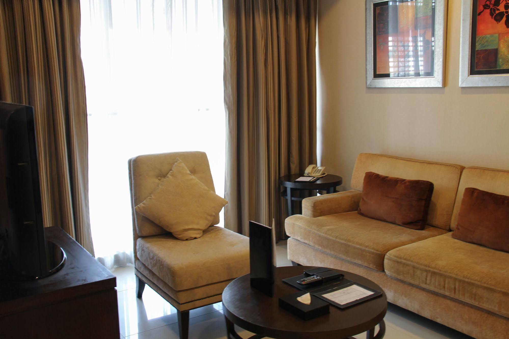 Khách sạn Furamaxclusive Sathorn, 4*