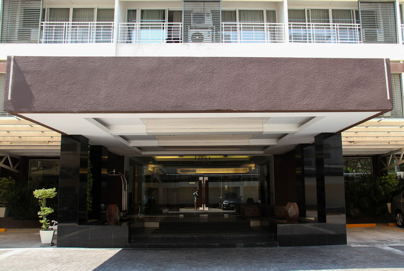Furamaxclusive Sathorn, Khách sạn 4*